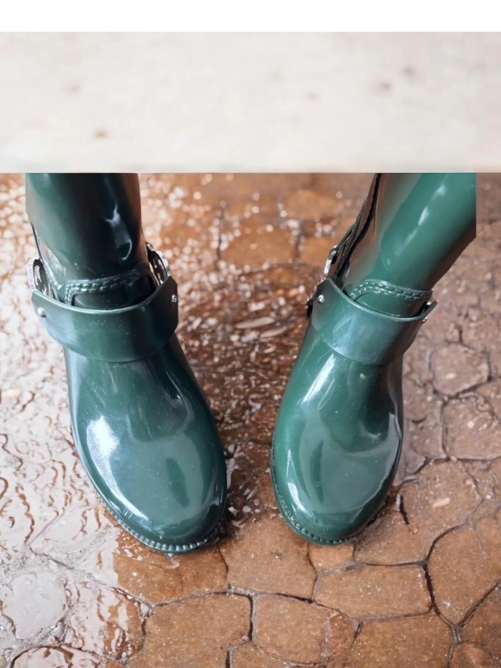 Michael Kors Forest Green Glossy Knee Rain Boots with MK Emblem 🐛